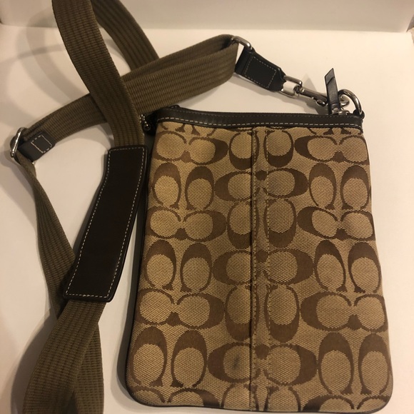 Coach Signature Swingback - Picture 5 of 6